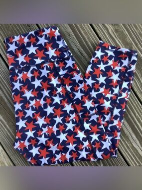 Bend Active Patriotic Stars Capri Leggings - Size Small